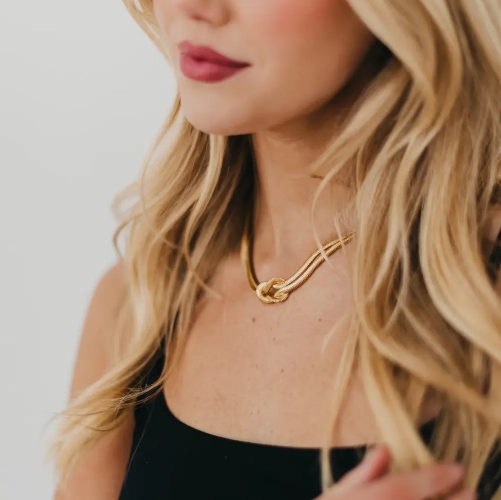 ✨ Golden Grace Knot Waterproof Necklace