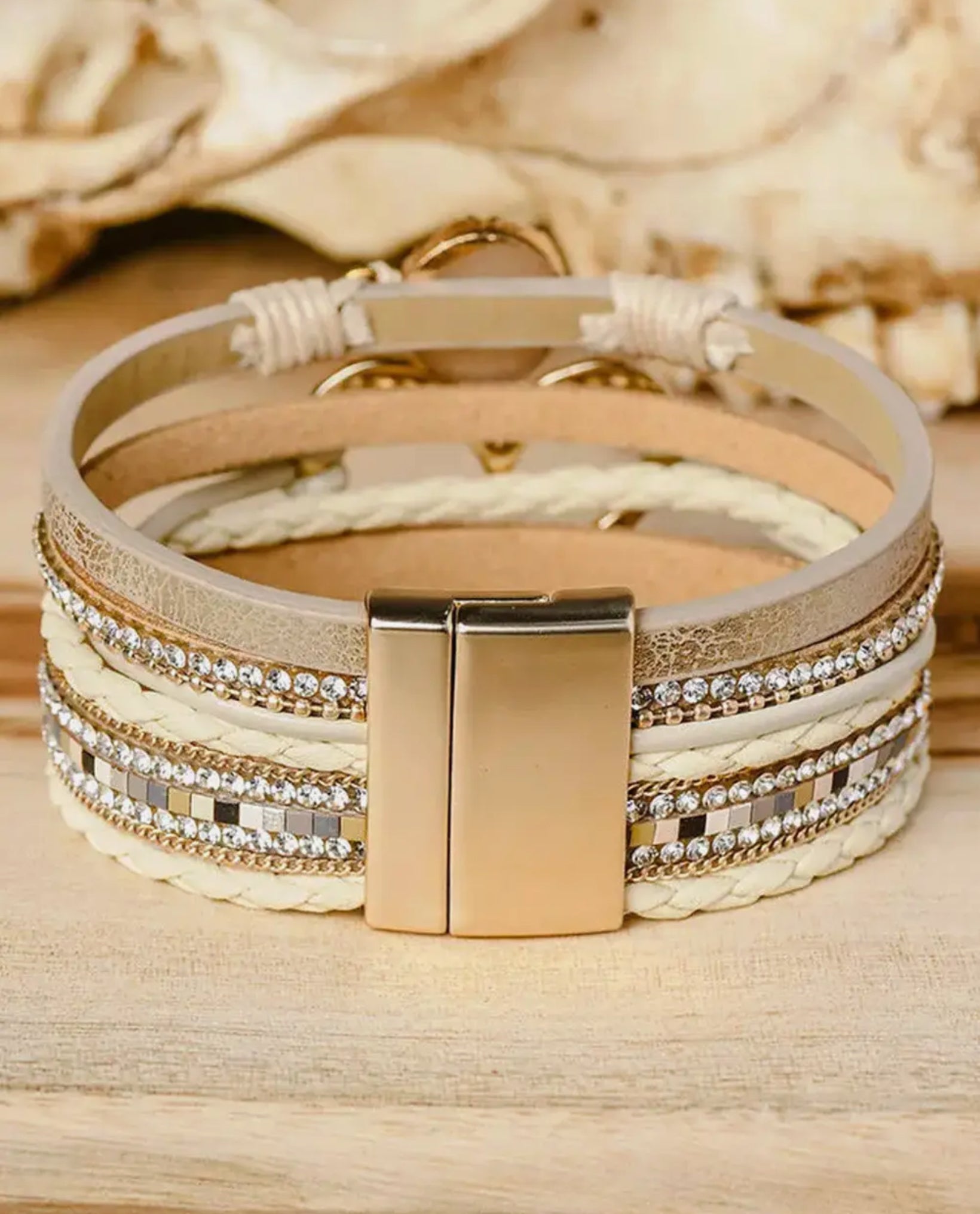 ✨ Golden Heart Magnetic Bracelet